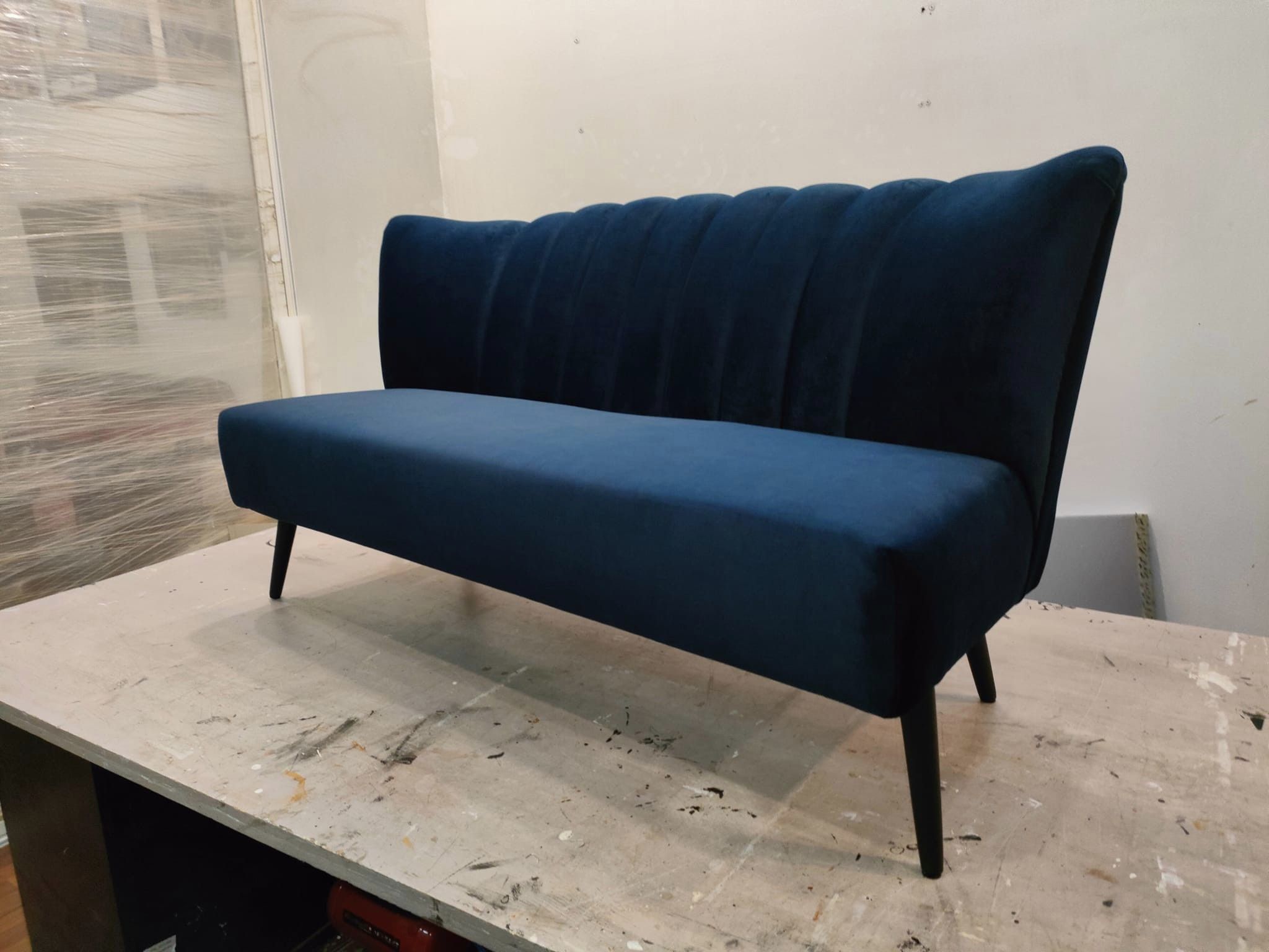 Retró kék kanapé